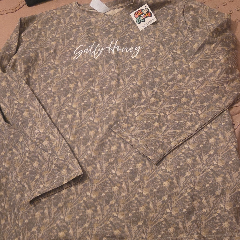Women's Long-Sleeve Camo Shirt. Salty Honey